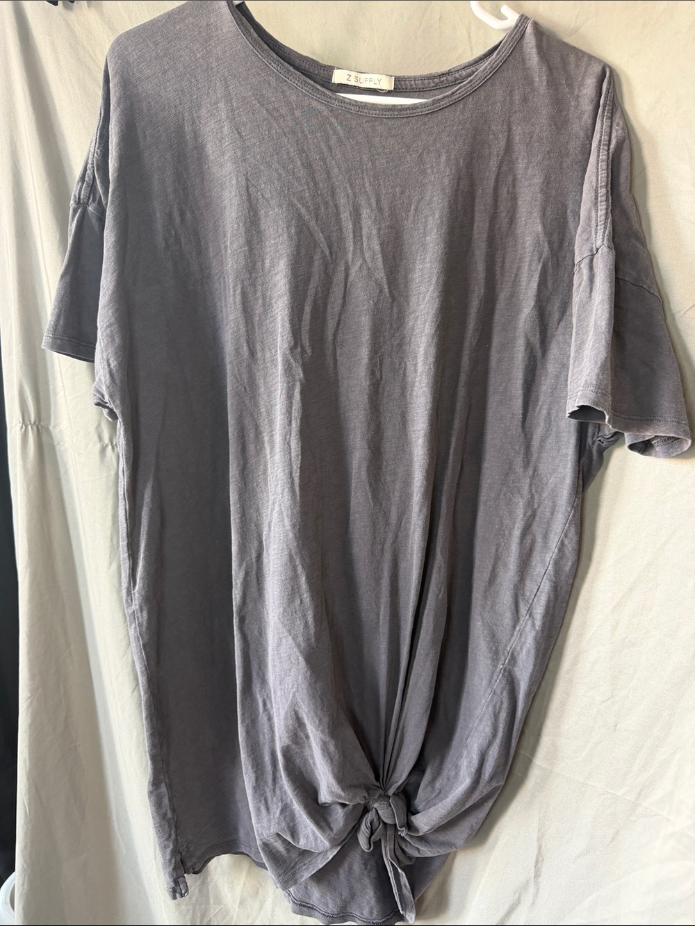 Z Supply Men’s Gray Knot-Front Short Sleeve Tee